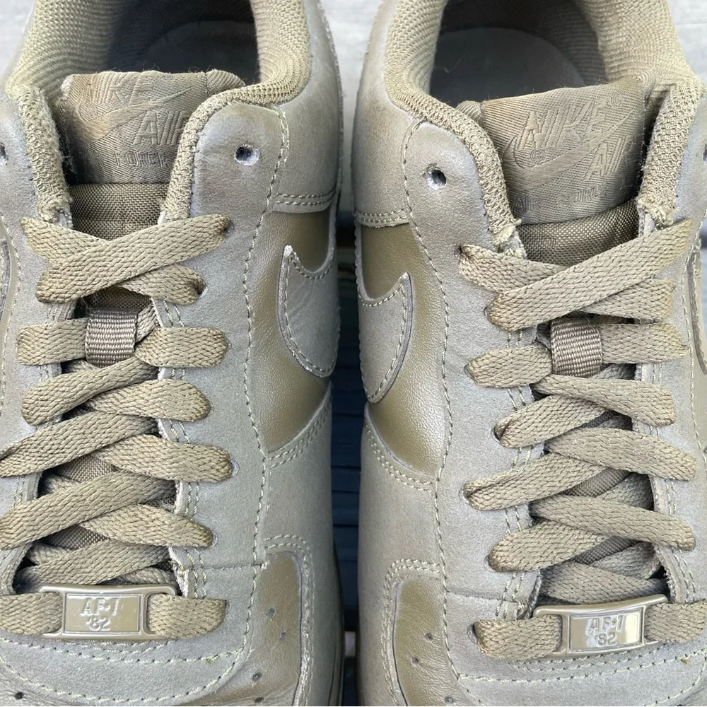Nike Air Force AF1 82 Iguana low top shoes size 10